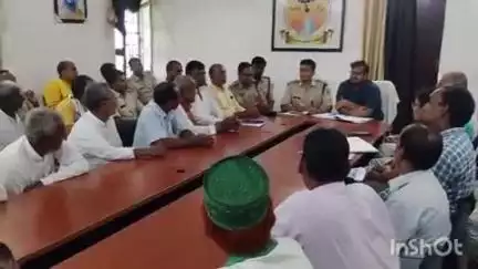 दाउदनगर: मुहर्रम को लेकर अनुमंडल कार्यालय सभागार में शांति समिति की अनुमंडल स्तरीय बैठक हुई, दाउदनगर एसडीओ व एसडीपीओ रहे मौजूद