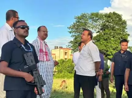 ছিপাঝাৰ: ছিপাঝাৰত উপস্থিত হয় মুখ্যমন্ত্ৰী হিমন্ত বিশ্ব শৰ্মাই প্ৰধান মন্ত্ৰীয়ে সম্বোধন কৰিবলগীয়া জনসভাৰ স্হান পৰিদৰ্শন কৰে