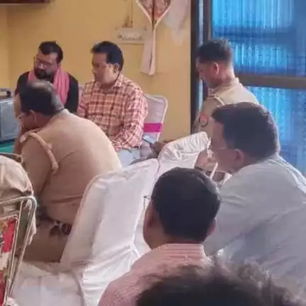 चुनार: गुरुपूर्णिमा पर सक्तेशगढ़ स्थित अड़गड़ानंद आश्रम में कार्यक्रम की तैयारी को लेकर प्रशासनिक बैठक चुनार थाने पर संपन्न