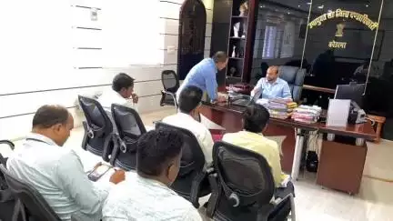 कोडरमा: उपायुक्त ऋतुराज की अध्यक्षता में जिला स्तरीय आधार निगरानी समिति की बैठक संपन्न, दिए दिशा-निर्देश