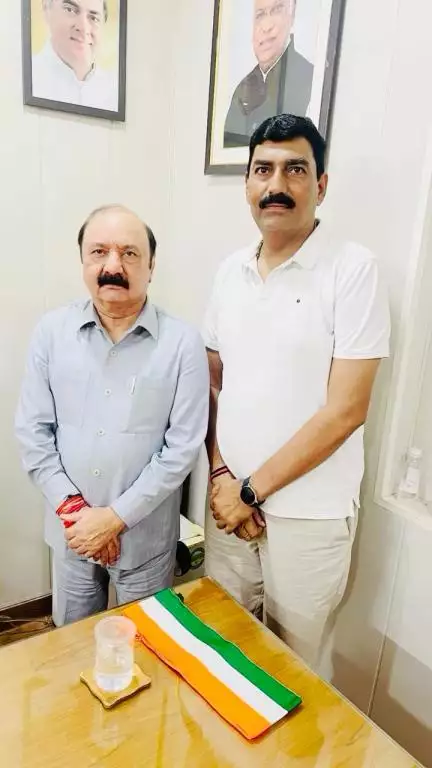 आज अमेठी के लोकप्रिय सासंद श्री किशोरी लाल शर्मा जी से भेंट मुलाकात. 
#kishorilalsharma