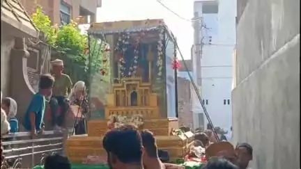 बिलग्राम: मैदानपुरा में सातवीं मोहर्रम के दिन कुदरती अलम की कराई गई जियारत, हजारों की संख्या में लोग जियारत करने पहुंचे