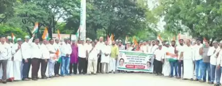 ಹರಪನಹಳ್ಳಿ: ರಜನೀಶ್ ಬಗ್ಗೆ ಎನ್.ರವಿಕುಮಾರ್ ಅವಹೇಳನಕಾರಿ ಹೇಳಿಕೆ: ಖಂಡಿಸಿ ಹರಪನಹಳ್ಳಿಯಲ್ಲಿ ಕಾಂಗ್ರೆಸ್ ಪ್ರತಿಭಟನೆ