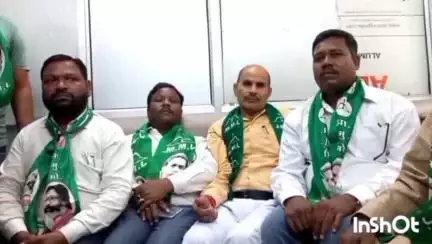 लातेहार: झामुमो जिला कमिटी ने बीस सूत्री कार्यालय में की प्रेस वार्ता, भाजपा के षडयंत्र का किया पर्दाफाश