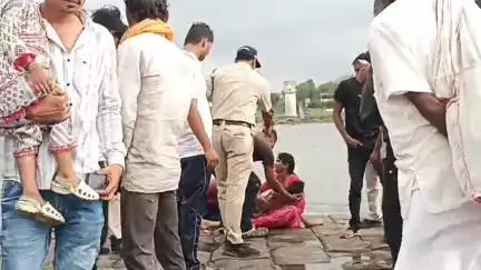 बड़वाह: बड़वाह: नर्मदा घाट पर नहाते समय 14 वर्षीय बालक की डूबने से मौत