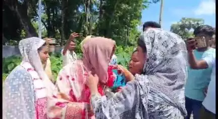 নগাঁও: আমলখি গাওঁ পঞ্চায়তৰ সভানেত্ৰী হিচাপে নিৰ্বাচিত হ'ল নাজমুন চৰকাৰ,ধিং উন্নয়ণ খণ্ডৰ কাৰ্যালয়ত আনন্দ উল্লাস দলীয় কৰ্মীৰ