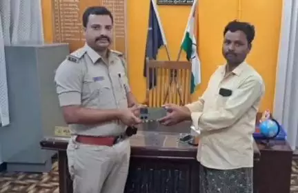 ರಾಯಚೂರು: ಕಳೆದುಹೋಗಿದ್ದ ಮೊಬೈಲ್ ಗಳ ಪತ್ತೆ; ಮಾಲೀಕರಿಗೆ ಹಸ್ತಾಂತರಿಸಿದ ಪೊಲೀಸ್