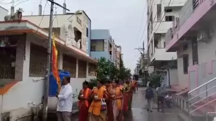 సంగారెడ్డి: సదాశివపేటలో 108 కలశాలతో మహిళల ఊరేగింపు