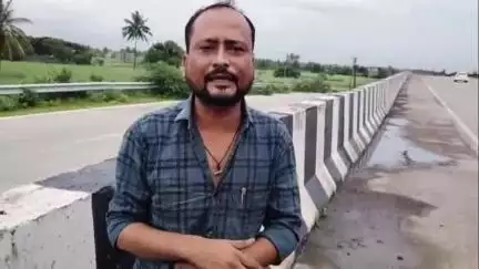 हातकणंगले: सीपीआर रुग्णालयबाहेर मृतदेह पावसात पडल्याने राष्ट्रवादी काँग्रेस विद्यार्थी प्रदेश संघटक मोबिन मुल्ला संतप्त