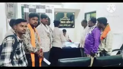 आर्वी: आठ वर्गाला चार शिक्षक.. शिक्षण व्यवस्थेकडे लक्ष द्या गोर सेनेने दिले पंचायत समिती गटविकास अधिकाऱ्यांना निवेदन