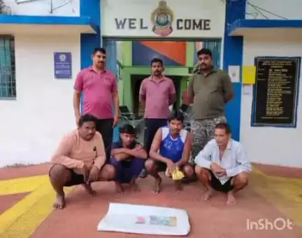 बिंद्रानवागढ़ गरियाबंद: सार्वजनिक स्थल पर ताश खेलना पड़ा महंगा, देवभोग पुलिस ने जुआ खेलते 4 आरोपियों को रंगे हाथ किया गिरफ्तार