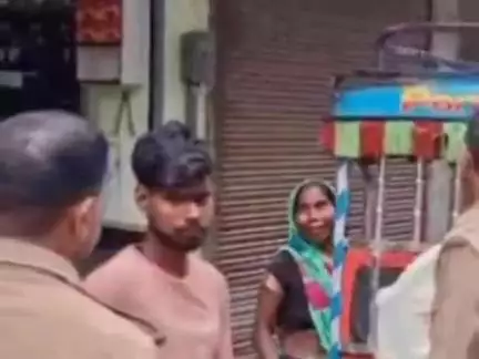 सहसवान: बदायूं के नेहरू चौक के पास दो शातिर ठगों ने महिला को नशीला पदार्थ सुंघाकर जेवर ठगे, नकली नोटों की गड्डी दी