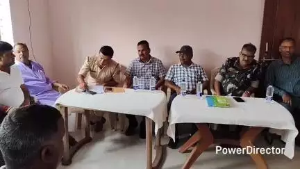 सारवां: मुहर्रम को लेकर सारवां थाना परिसर में बैठक, शांतिपूर्ण त्यौहार मनाने की अपील और रूट लाइनिंग पर विचार