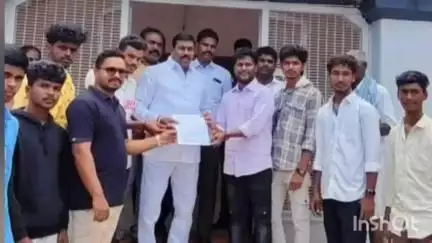 ఆలూరు: ఆలూరు కేంద్రంలో బీసీ సంక్షేమ ప్రీ మెట్రిక్ బాలికల వసతిగృహాన్ని ఏర్పాటు చేయాలని:DYFI, SFI నాయకుల డిమాండ్