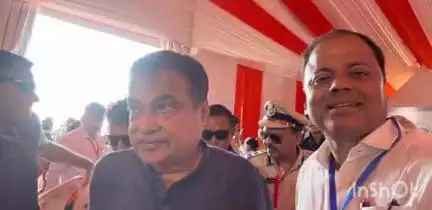 गढ़वा: भाजपा नगर मंडल गढ़वा अध्यक्ष उमेश कश्यप ने केंद्रीय मंत्री नितिन गडकरी को 2 सूत्री मांग पत्र सौंपा