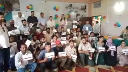 मुहम्मदाबाद गोहना: मुहम्मदाबाद गोहना में स्वामी विवेकानंद युवा शक्ति योजना के तहत फार्मेसी कॉलेज के छात्रों को टैबलेट का वितरण किया गया