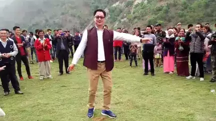 15000 फीट की ऊंचाई पर केंद्रीय मंत्री किरण रिजिजू ने गाना गाया, मोहित चौहान के साथ मिलाए सुर