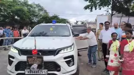 চোপড়া: চোপড়ায় এসে  প্রায় ১০ কোটি টাকার কাজের শুভ সূচনা করলেন উত্তর বঙ্গ উন্নয়ন মন্ত্রী উদয়ন গুহ