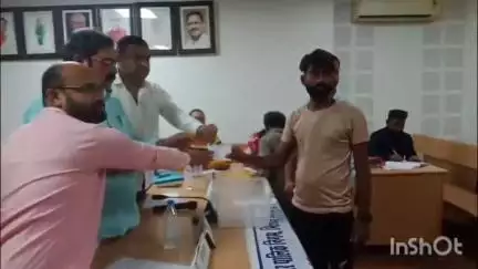 दुर्ग: जिले में प्रधानमंत्री आवास योजना की लाटरी से 13 हितग्राहियों को आवास का आबंटन किया गया