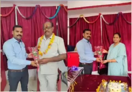 मुंगावली: सेहराई उप डाकघर की एसपी एम का स्थानांतरण होने पर विदाई समारोह का आयोजन किया गया