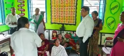 कोलेबिरा: सिविल सर्जन ने किया लारवा आंगनबाड़ी का निरीक्षण