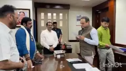 तुलसीपुर: पूर्व विधायक गैसड़ी शैलेश कुमार सिंह शैलू ने मुख्यमंत्री के प्रमुख सचिव से मिलकर पचपेड़वा को तहसील बनाने की की मांग