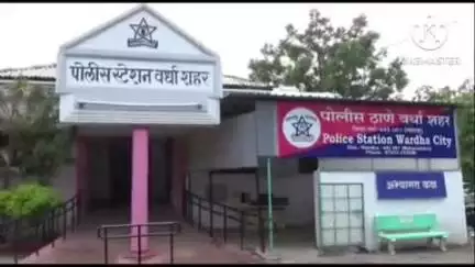 वर्धा: सट्टा पट्टी खेळताना 8 जणविरुद्ध गुन्हा दाखल शिवनगर येथील घटना ..67 हजार 850 रुपयांचा मुद्देमाल केला जप्त