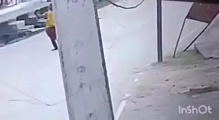 कुंडा: कुंडा कस्बे में मामूली विवाद के चलते दो पक्षों में मारपीट, लाठी-डंडे चले, सीसीटीवी में कैद