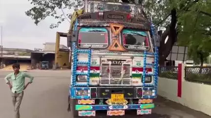 खातेगांव: खातेगांव मंडी: उड़न दस्ते की कार्रवाई, टैक्स चोरी कर केला ले जा रहा ट्रक पकड़ा, 5 गुना जुर्माना वसूला