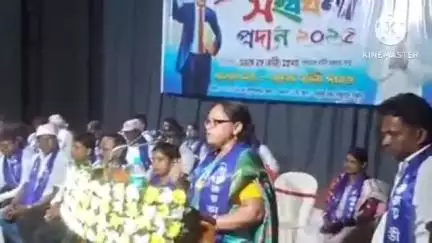 বিষ্ণুপুর: তৃণমূলে পদ পাওয়ায় যদুভট্ট মঞ্চে দেবনাথ বাউরি কে সম্বর্ধনা রাঢ় বঙ্গ বাউরি সমাজের, উপস্থিত সংগঠনের রাজ্যের চেয়ারম্যান