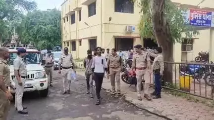 रतलाम नगर: पुलिस ने 26 आदतन अपराधियों को पकड़कर जुलूस निकाला, कोर्ट में पेश किया और जेल भेज दिया