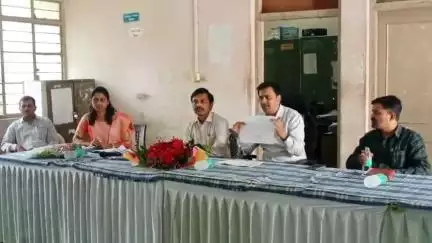 औंढा नागनाथ: जिल्हा पुरवठा अधिकारी आप्पासाहेब पाटील यांच्या उपस्थितीत तहसील कार्यालय येथे तालुक्यातील राशन दुकानदारांची बैठक पडली पार