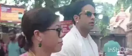 গুৱাহাটী: গুৱাহাটীত শক্তিপীঠ কামাখ্যাত বক্সাৰ এম চি মেৰী কম, বন্ধুবৰ্গৰ সৈতে কামাখ্যাৰ আশীষ ল'লে মেৰী কমে
