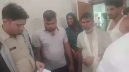 टीकमगढ़: पठा मजरा गांव में परिवार के लोगों ने तीन लोगों पर किया हमला, कोतवाली पुलिस ने मामला दर्ज किया