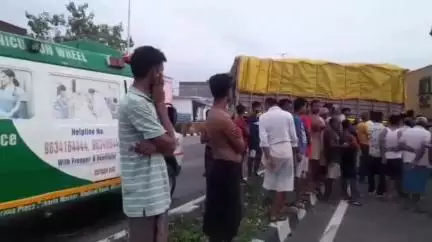 रामपुर: पूर्वी धनेली में केंटर और टैंकर की टक्कर से 3 किमी लंबा जाम, पुलिस ने 3 घंटे की कड़ी मशक्कत से खोला जाम, वीडियो वायरल