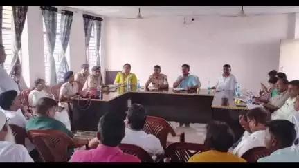 महनार: मुहर्रम को लेकर अनुमंडल कार्यालय में अनुमंडल स्तरीय शांति समिति की बैठक आयोजित