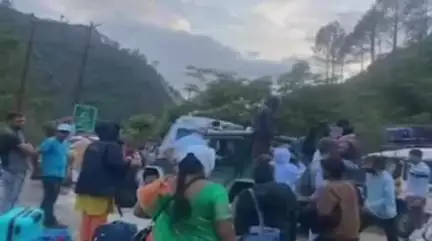देपालपुर: जानकी चट्टी में फंसे देपालपुर के यात्री 4 दिन बाद सेना और पुलिस द्वारा सकुशल निकाले गए