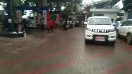 मंडला: अधिकारियों ने महाराजपुर सहित जिले के विभिन्न पेट्रोल पंपों का औचक निरीक्षण किया, घुघरी का पेट्रोल पंप सील