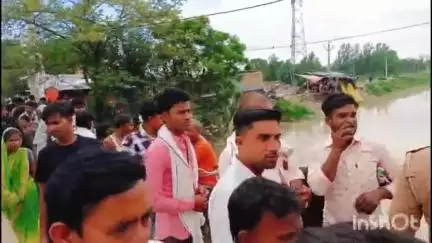 महसी: इमामगंज के पास सरयू नहर में डूबा एक अज्ञात व्यक्ति, पुलिस स्थानीय गोताखोरों की मदद से तलाश में जुटी