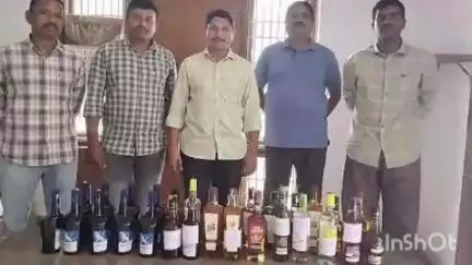 గాజువాక: షీలా నగర్ లో 29 అక్రమ డిఫెన్స్ మద్యం బాటిల్లు స్వాధీనం