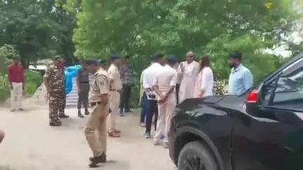 गायघाट: गायघाट में बागमती नदी किनारे भीषण कटाव, प्रशासन व पूर्व प्रत्याशी ने किया निरीक्षण