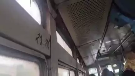 अर्धापूर: टपटप टपातुन पडतंय थेंब थेंब पाणी, हदगाव नांदेड एसटी परिवहन बसची अर्धापूर तालुक्यात येताच अजब कहाणी Video Viral