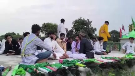 जयनगर: मुहर्रम की सातवीं पर जंग-बदीया बने लोग, 'या हसन-हुसैन' के नारों से गूंजा इलाका