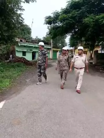 इचाक: इचाक में मोहर्रम को लेकर फ्लैग मार्च, संवेदनशील क्षेत्रों में बढ़ाई गई चौकसी
