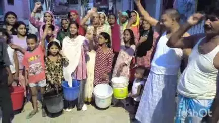मुशहरी: मुजफ्फरपुर के महाराज जी पोखर पूर्वी छोड़कर विगत एक माह से पानी के लिए लोग त्राहिमाम कर रहे हैं।#jansamsya