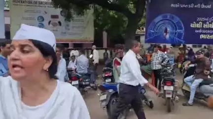 જામનગર શહેર: જામનગરમાં નગર સેવિકાએ ભાજપ સરકાર હાય હાયના નારા લગાવ્યા અને થઈ અટકાયત#jansamasya