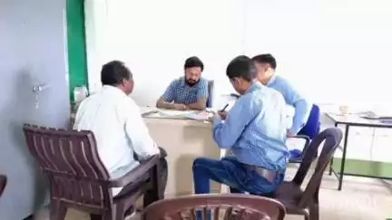 सिसई: उपायुक्त के निर्देश पर एसडीओ सदर राजीव नीरज ने सिसई प्रखंड के पंडरिया पंचायत का किया निरीक्षण
