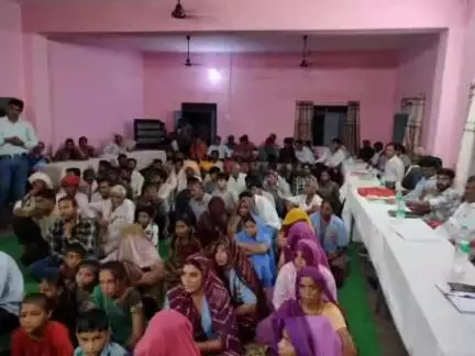 छोटीसादड़ी: ग्राम पंचायत हरिपुरा में जिला कलक्टर ने ली रात्रि चौपाल, आमजन की समस्याएं सुनकर दिए निस्तारण के निर्देश