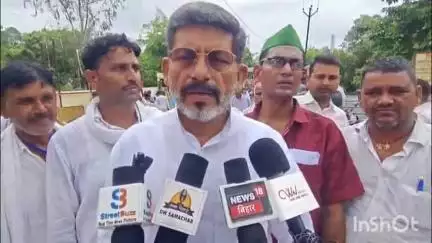 जहानाबाद: जहानाबाद में महागठबंधन के नेताओं का जमावड़ा, मतदाता पुनरीक्षण कार्यक्रम का किया विरोध, विधायक ने की बात