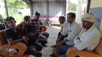 फतेहपुर: गाजीपुर के गढ़ी में घर से निकली किशोरी का गांव के समीप जंगल में फांसी के फंदे पर लटका मिला शव
